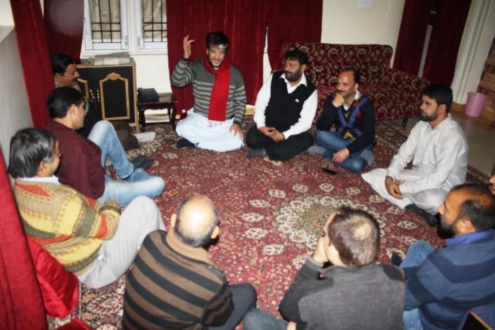 Shah stresses for return of Kashmiri Pandits